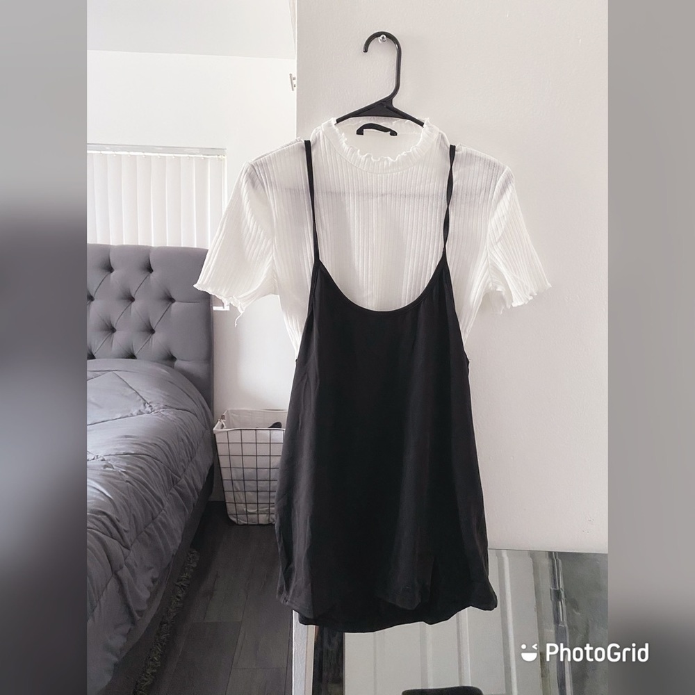 Turtle neck & split suspenders skirt